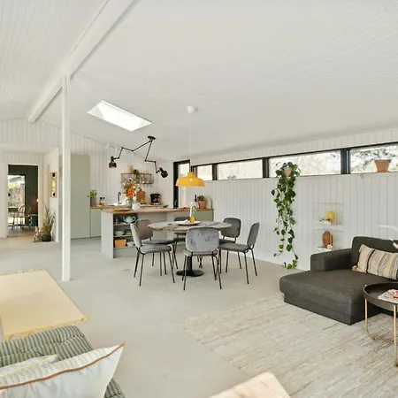 Relaxed Lifestyle And Luxury In Dom wakacyjny Melby