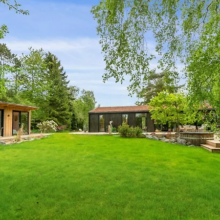 Relaxed Lifestyle And Luxury In *